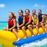 バナナボートは何歳から子供が乗れる？安全な利用年齢と注意点
