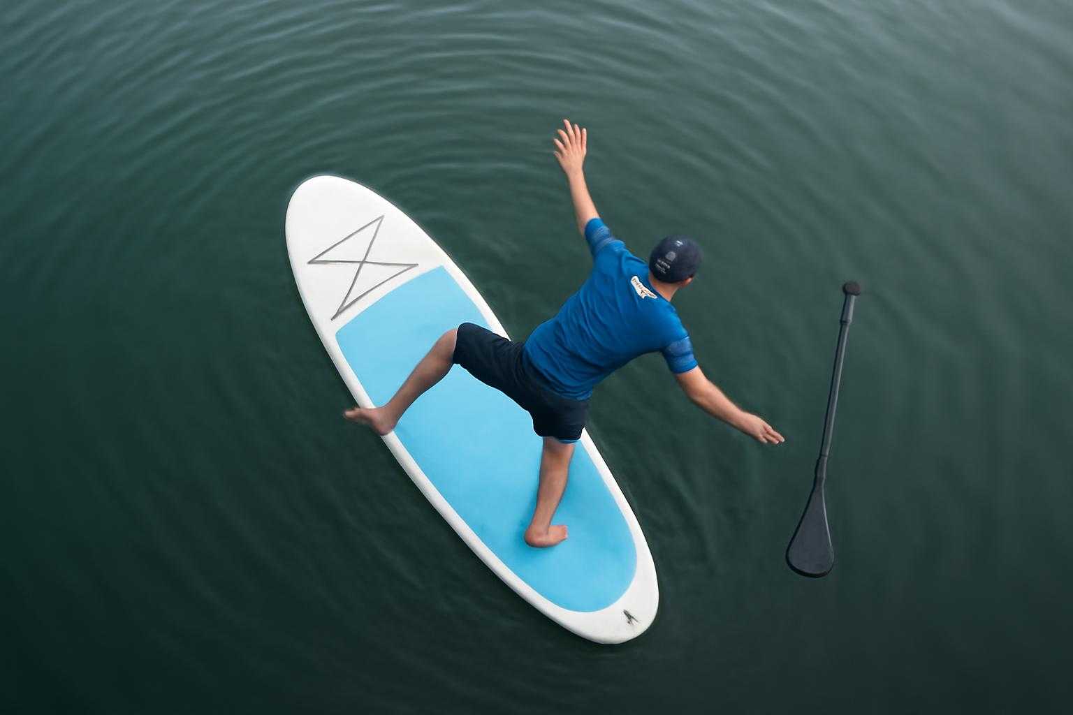 SUPで立てない初心者必見!バランスを取るコツと上達のステップ